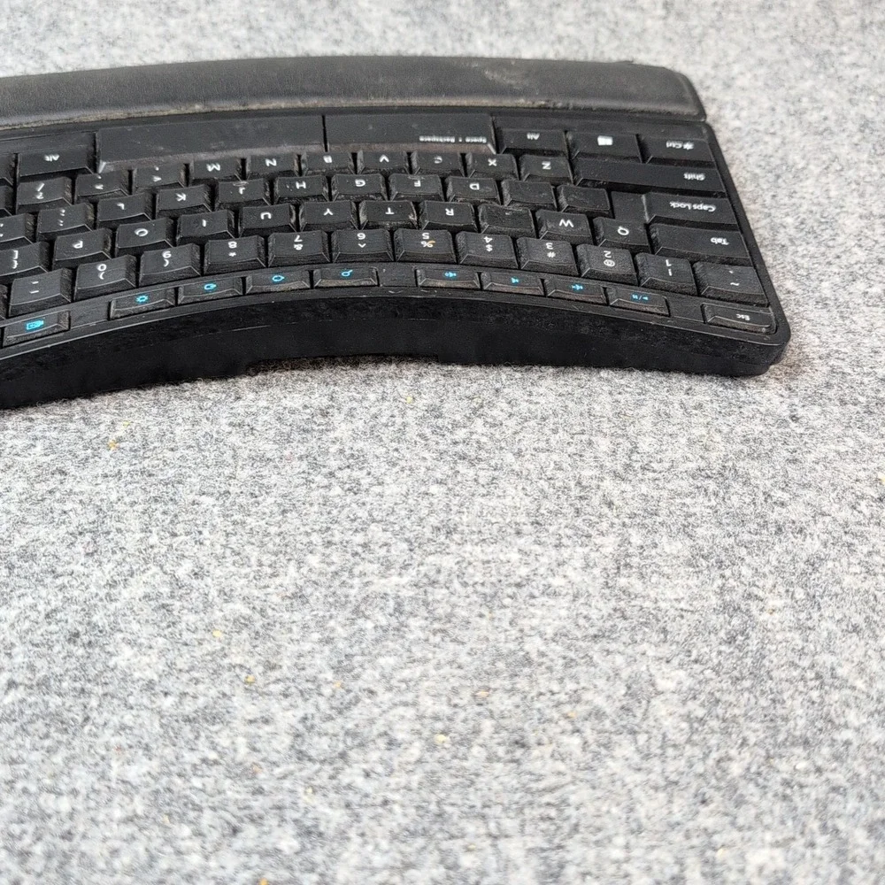 Microsoft Sculpt Comfort Keyboard Wireless Black KGR1173 Mod. 1531 *No Receiver*